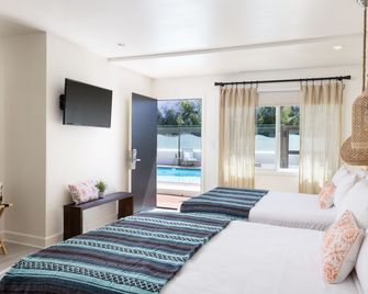 بلو ساندز إن، إيه كيركوود كوليكشن هوتل - سانتا باربارا - غرفة نوم