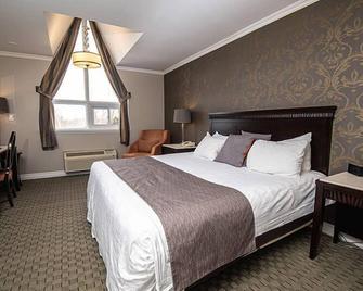 Elm Hurst Inn & Spa - Ingersoll - Bedroom