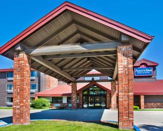 AmericInn by Wyndham Grand Forks - Grand Forks - Edificio