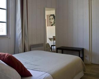 Hotel Le Clocher - Ars-en-Ré - Schlafzimmer