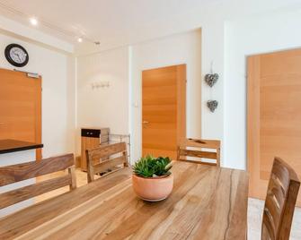 Bright Apartment near Sölden - Sölden - Eetruimte