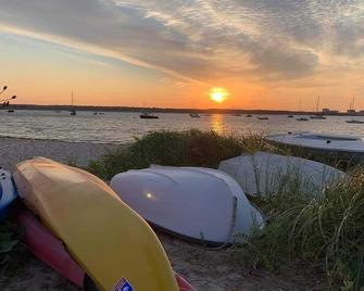 Crescent Beach Cottage - Vacation or Academic Rental - Niantic - Beach