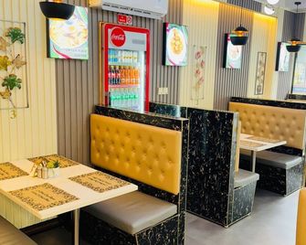 Hs Miracle View - Insula Male - Restaurant