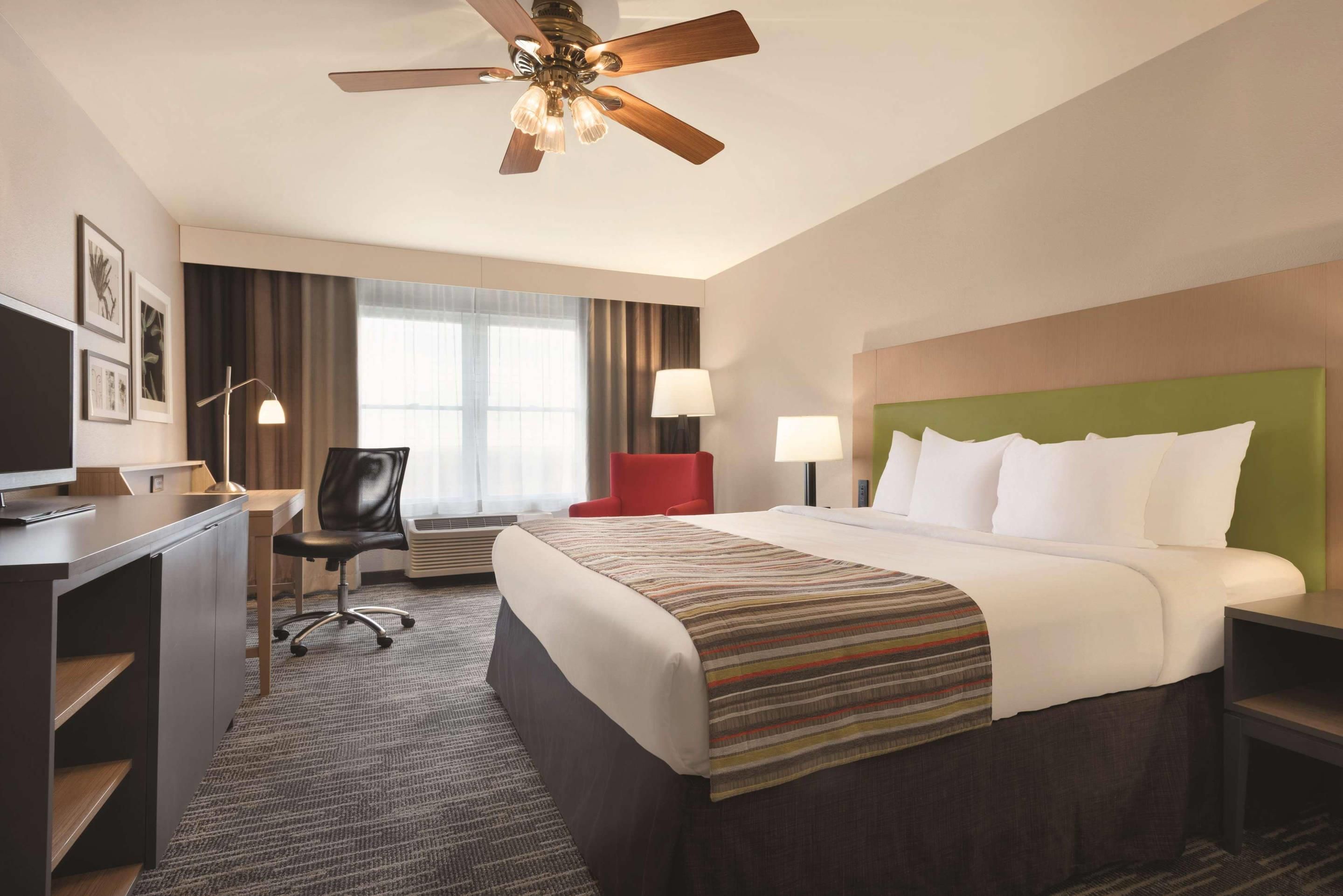 Country Inn & Suites by Radisson, Galena, IL - Galena - Camera da letto