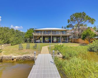Waterfront Duplex w/ Dock & Views: Near Town! - Cedar Key - Building