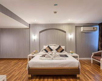 Aunchaleena Grand Hotel - Bangkok - Bedroom