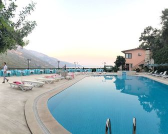 Aygul Hotel - פטהייה - בריכה