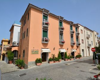 Antonietta - Castellabate - Budynek