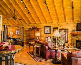 Royale Cabin- King Bed, Hot Tub, No Cleaning Fee - Davis - Sala de estar