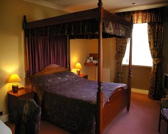 Healey House Hotel - Batley - Bedroom
