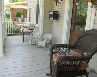1895 Washington Hotel - Paducah - Patio