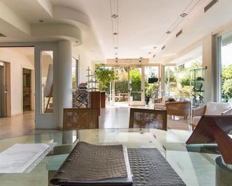 Verdeluna Aparthotel - Pietrasanta - Lobby