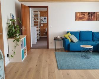 Garden apartment on the Speckberg in the Altmühltal - Eichstätt - Wohnzimmer
