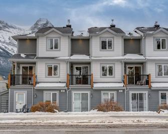 The Norquay, Pet-Friendly 2 Bed with Mtn View - Canmore - Gebäude