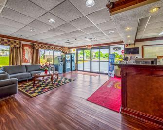 Econo Lodge - Mount Laurel - Lobby