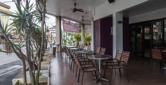 Premier Hotel - Sibu - Patio