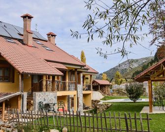 El Casar Del Puente - Boca de Huérgano - Building