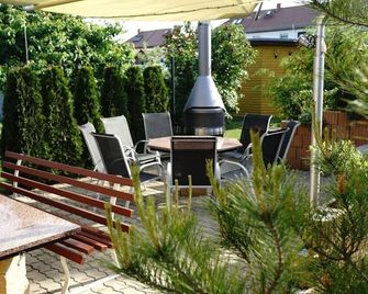 Apartment, living/bedroom - Pension Nr. 13 - بيرنا - شرفة مرصوفة