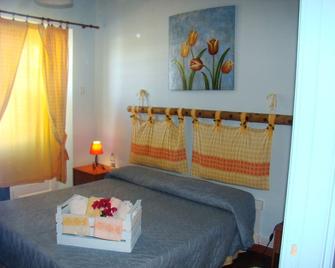 Bed And Breakfast Al Sole Di Pula - Pula - Bedroom