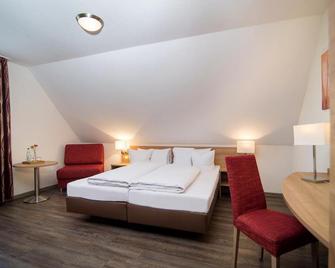 Hotel-Gasthof Neue Post - Oberdachstetten - Bedroom