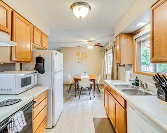 Pet-Friendly Gem w/ Ping-Pong Table in Oregon! - Forest Grove - Кухня