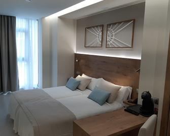 Hotel Boutique O Náutico Laxe - Laxe - Bedroom