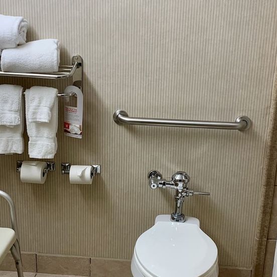 Bathroom view of Ramada by Wyndham Newark/Wilmington