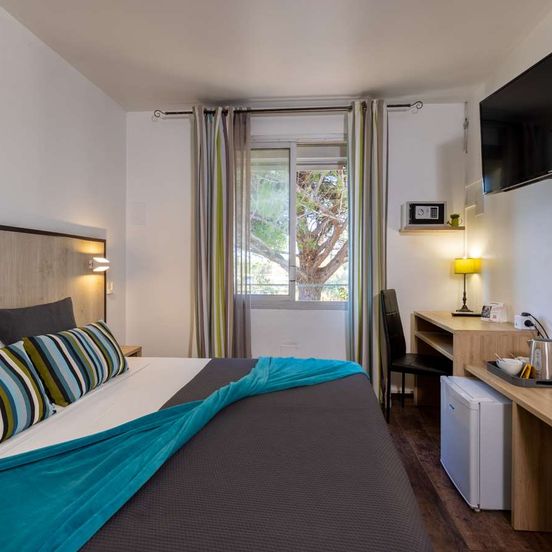 The Originals City, Hotel Azur, Fos Sur Mer image 1