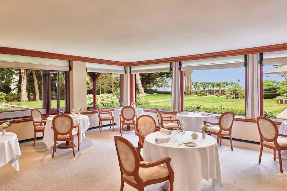 Le Castel Marie Louise - לה באולה-אסקובלה - מסעדה