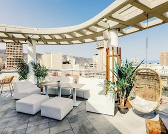 أيربان أناجا هوتل - سانتا كروث دي تينيريفه - شرفة