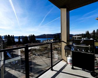 Condo le YÉTI -Lake view-St-Donat- dogfriendly - Saint-Donat-de-Montcalm - Balcón