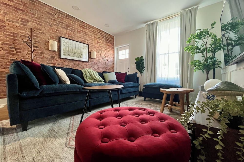 Charm City Chic! Patterson Park/Pet friendly - بالتيمور - غرفة معيشة