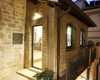 Hotel Sorella Luna - Assisi - Pemandangan luar