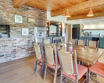 Endless Mtn Views! Group Ski Lodge at Sugar Bowl - Norden