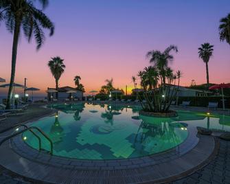 Rosy Hotel Residence - Ricadi - Pool