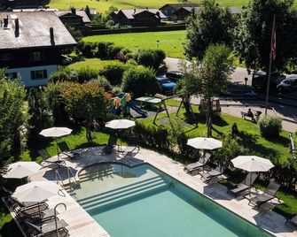 Hotel Arc-en-ciel Gstaad - Gstaad - Pool