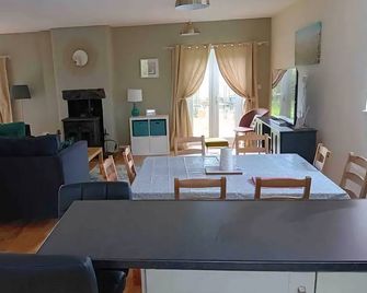 Countryside farmhouse, great for families in the heart of County Roscommon! - Tulsk - Comedor