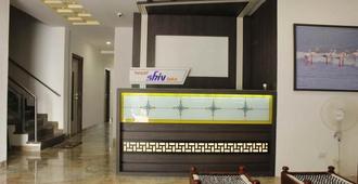 Hotel Shiv lake - Bhuj - Front desk