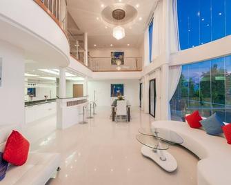 White Stone - Luxurious Sunset View 4 Bed Pool Villa - Ko Samui - Sala de estar