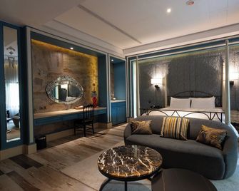 Mulan Boutique Hotel - Taichung Branch - Taichung