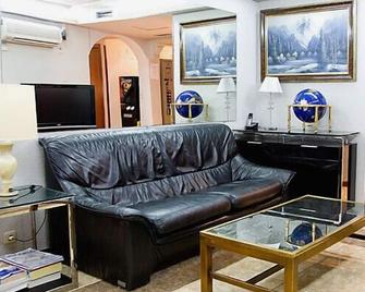 Hostal Astoria - Madrid - Living room