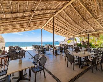 Hotel Castillo Huatulco & Beach Club - Santa Maria Huatulco