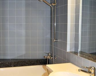 sur il muglin - Scuol - Bathroom