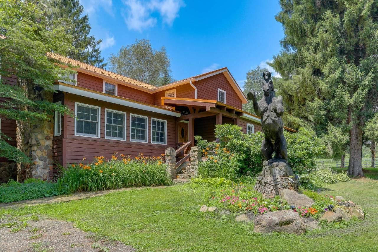 On Horse Farm! Home w/ Pond Access in Spring Creek