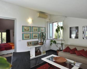 IL golfo artisti e poeti villa thea - Lerici - Sala de estar