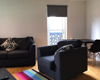 Hu1 Stylish Cozy Central Apartment Wifi H3 - Hull - Living room