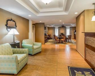 MainStay Suites Grand Island - Grand Island - Living room