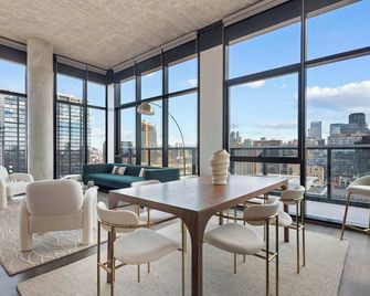 Fulbrix Bright Designer Apartments with West Loop Views - Chicago - Dining room