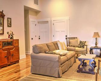 Old Style Apalachicola Charm In The Heart Of The Historic District - Apalachicola - Huiskamer
