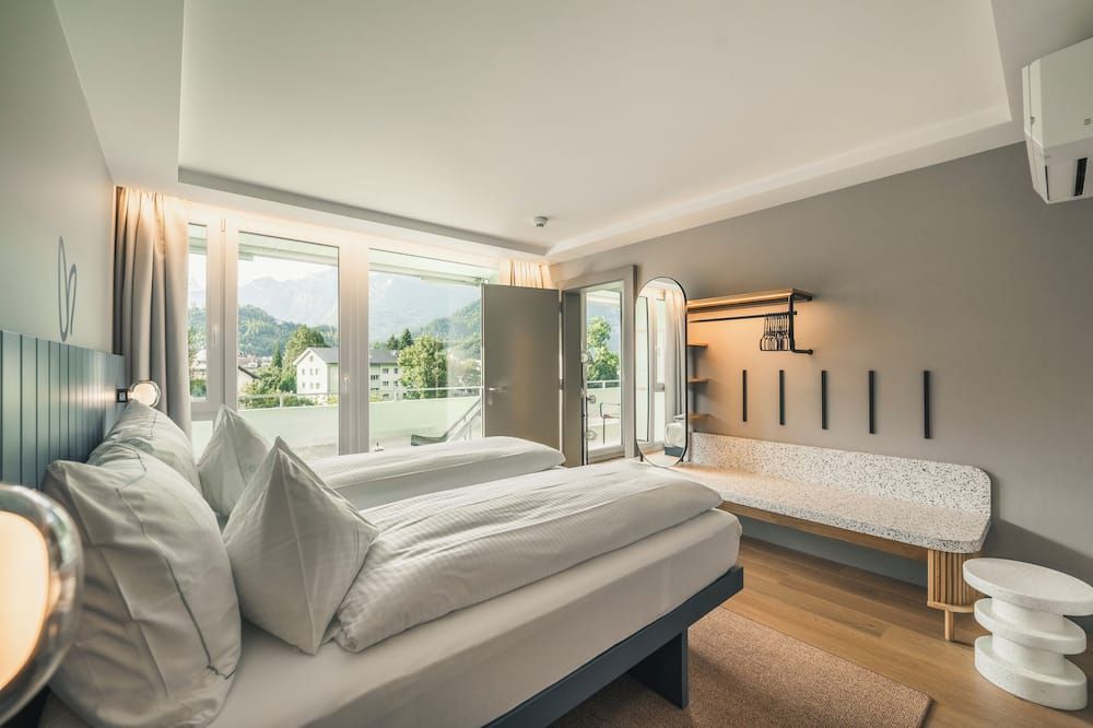 هوب أبارتمنتس آند سويتس